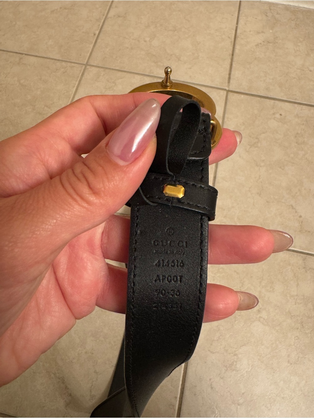 Gucci Black Leather Belt with Gold Double G Buckle - Picture 3 of 5